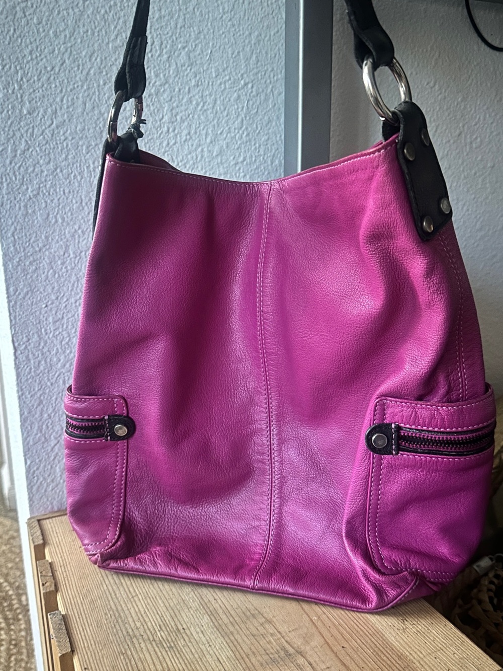 Makowsky Magenta Pink Leather Shoulder Bag Hobo Satchel Silver Hardware